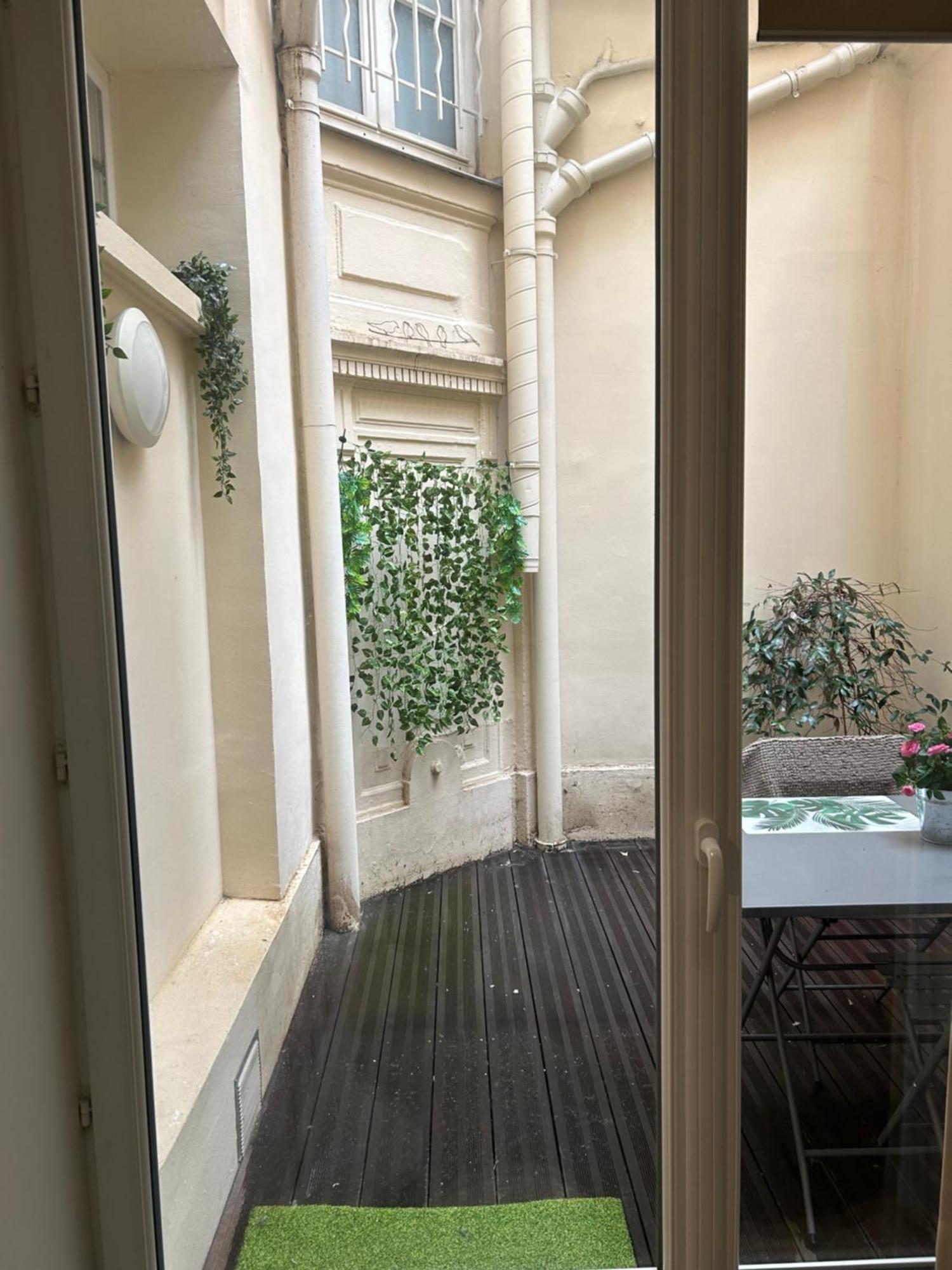 Charmant Studio Au Coeur De Paris Exterior photo